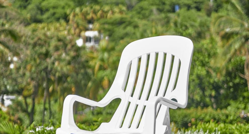 Muebles de plástico en Chile: ligeros y fáciles de mover