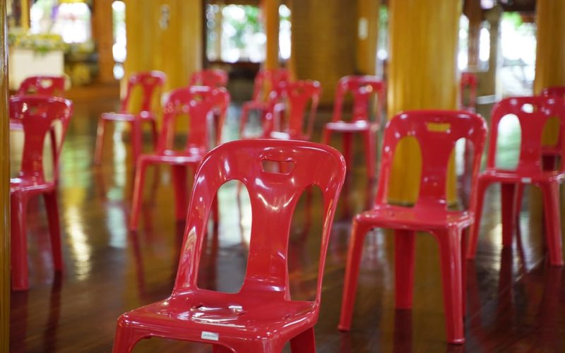 Las sillas plásticas más populares para ambientes playeros en Chile