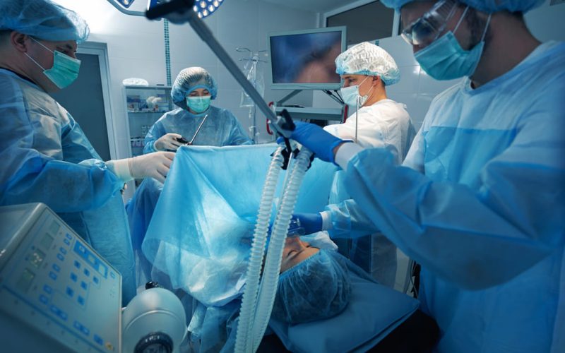 ¿Qué hace único al Aesculap AEOS en la cirugía panameña?